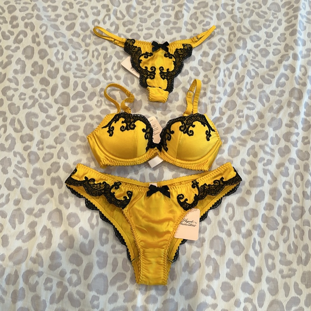 Agent Provocateur Molly Yellow and Black 3 Piece Lingerie Set 32B/2